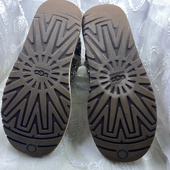 UGG Classic Sequin Fur Lined Boot Size 7 - Picture 4 of 5